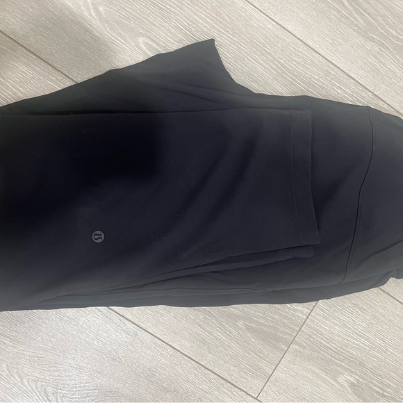 Lululemon 7/8 drawstring pants - Picture 3 of 3